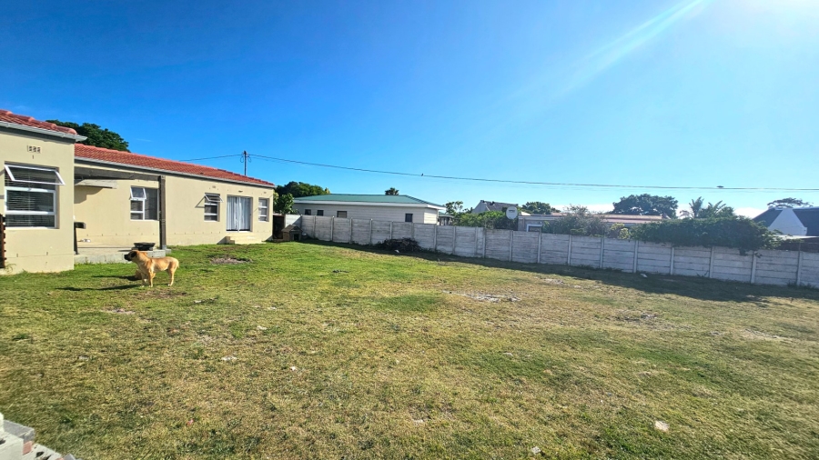 4 Bedroom Property for Sale in Sandbaai Western Cape